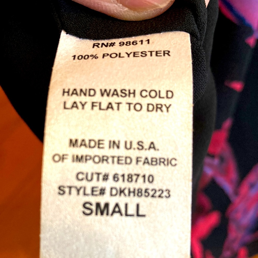 NWOT beautiful eight & sixty lined watercolor floral top. - Picture 6 of 7